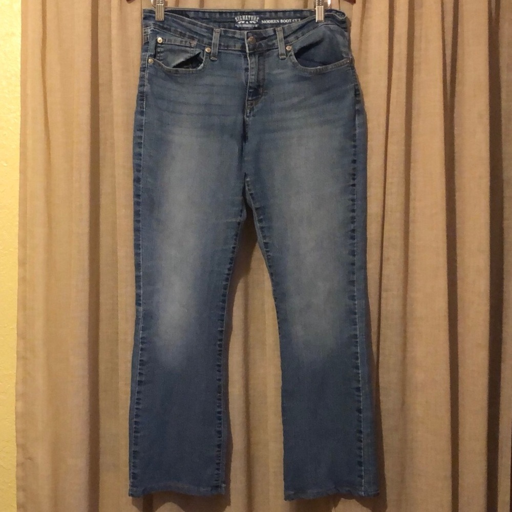 ❌SOLD❌ Signature By Levi Strauss & Co. Modern Boot Cut Jeans 👖